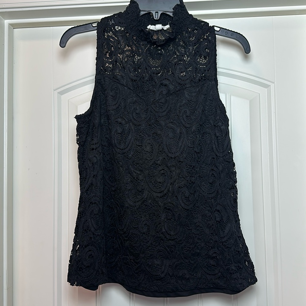 Sleeveless black lace top size L